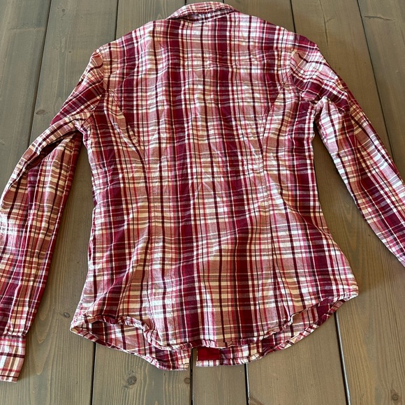Guess jeans plaid button-up top - Medium but fits like a Small - Picture 3 of 3